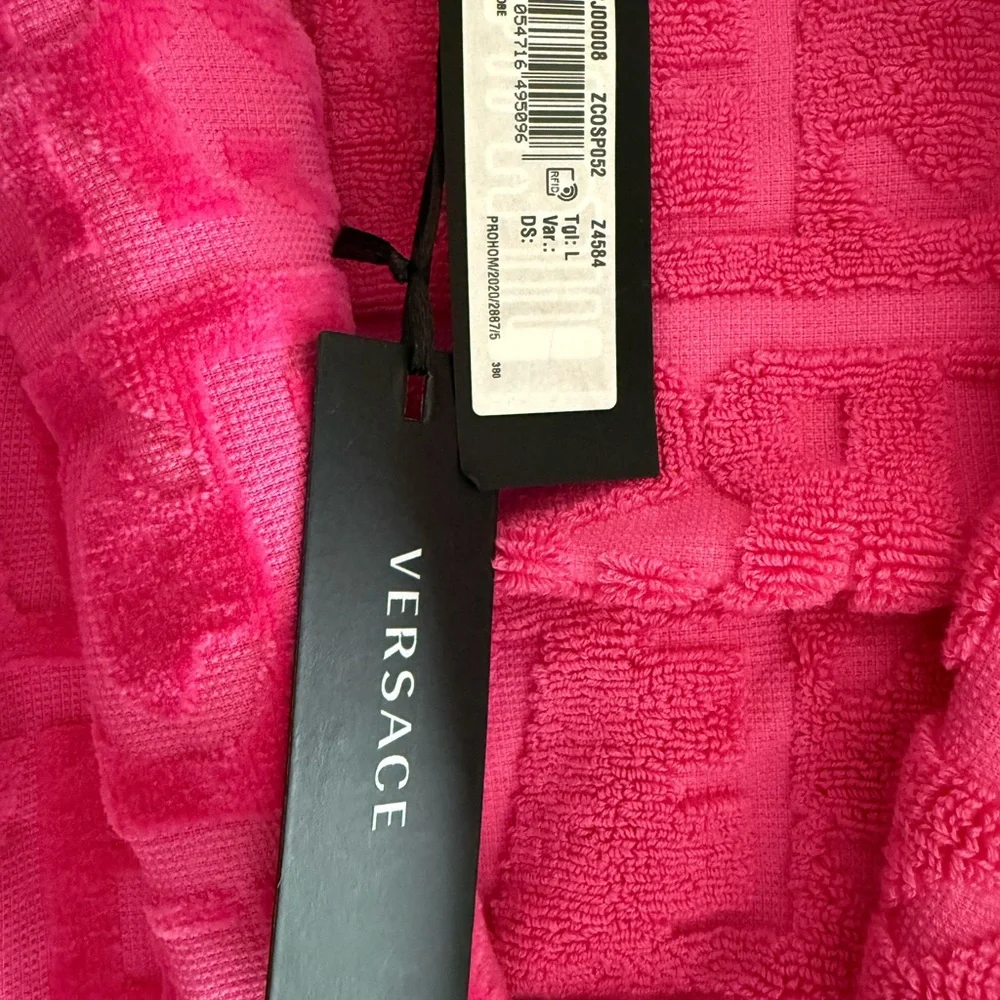 Versace I Baroque Robe and Matching Slippers - Picture 6 of 10